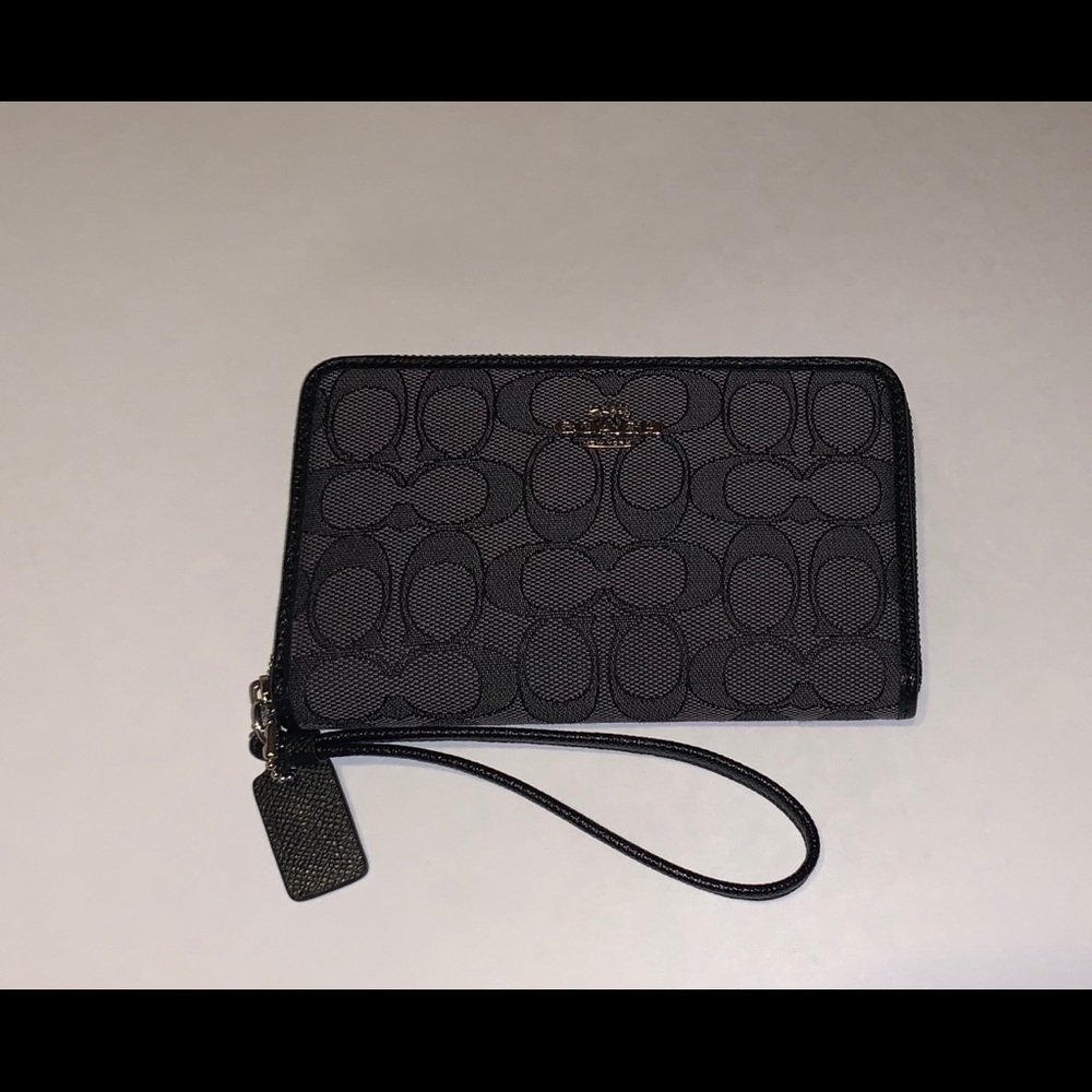 Coach wristlet/organizer